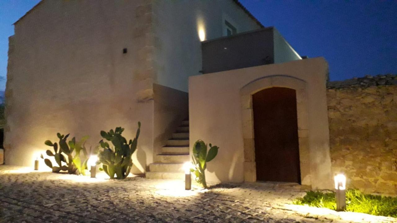 Ballium Luxury Relais Avola Exterior photo