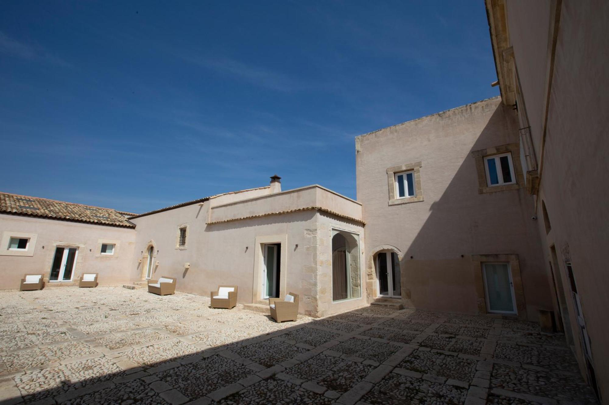 Ballium Luxury Relais Avola Exterior photo