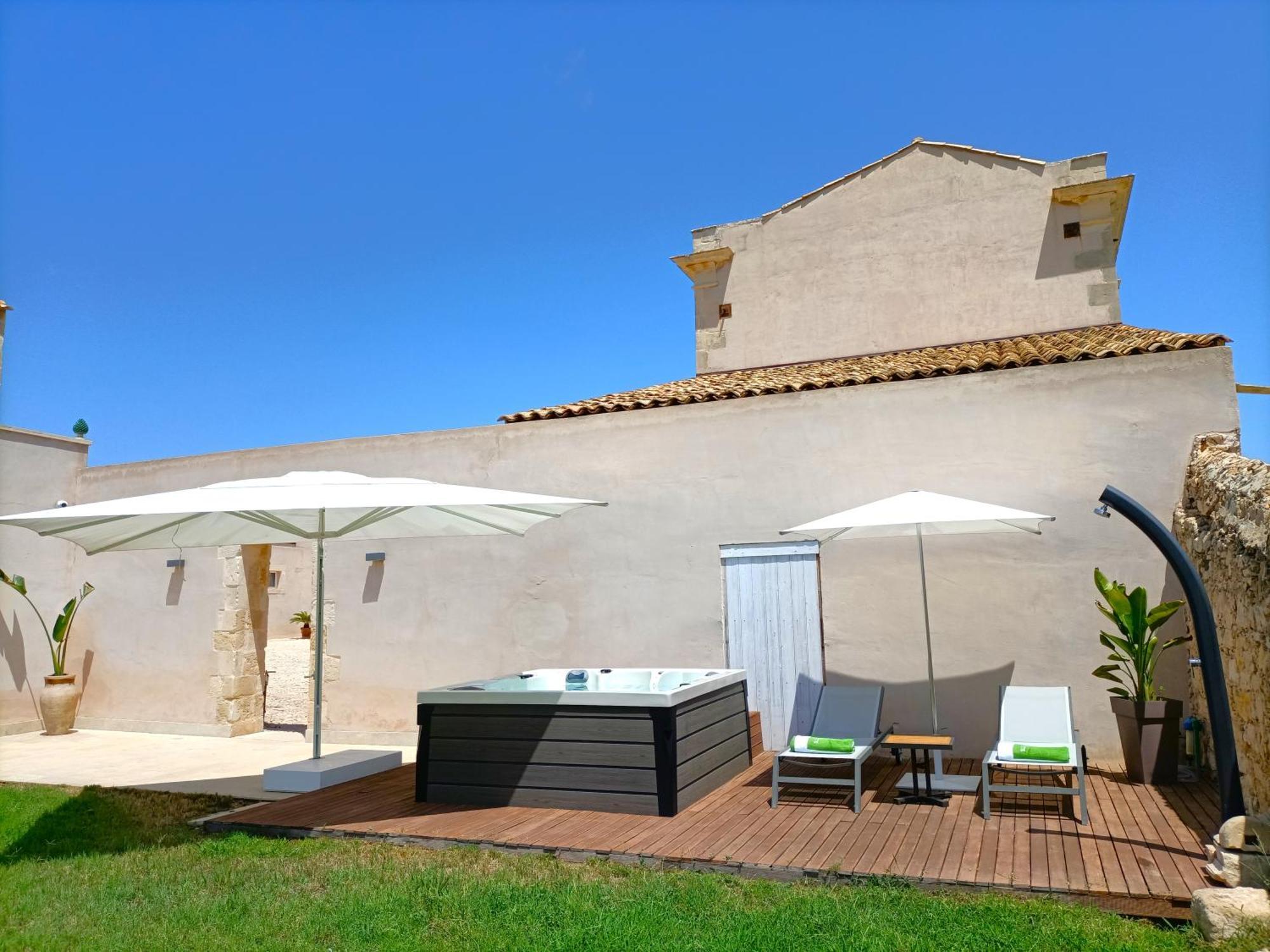 Ballium Luxury Relais Avola Exterior photo